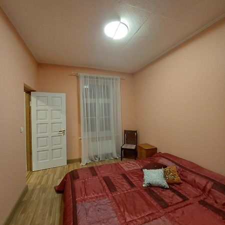 Pils Ielas Apartamenti Kandava Exteriör bild